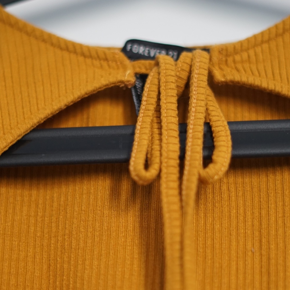Cropped Mustard Cut Open Top